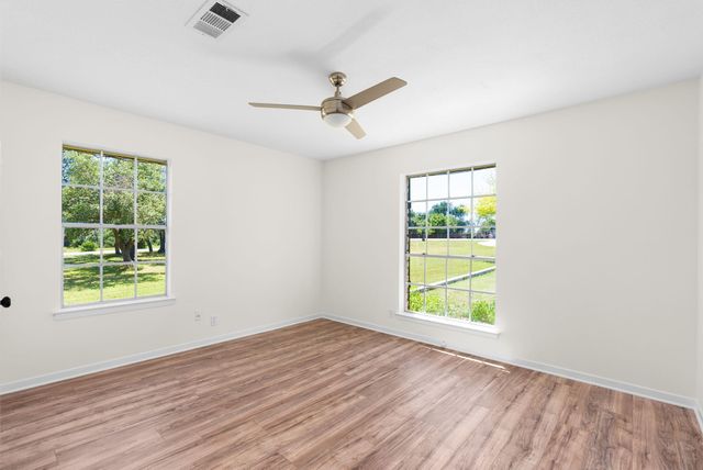 301 Retha DR, Dripping Springs, TX 78620