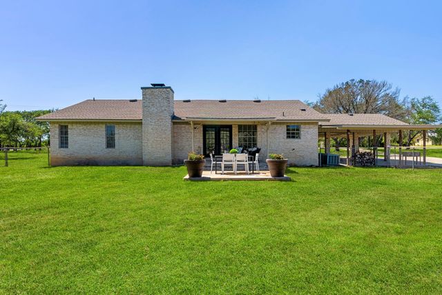 301 Retha DR, Dripping Springs, TX 78620