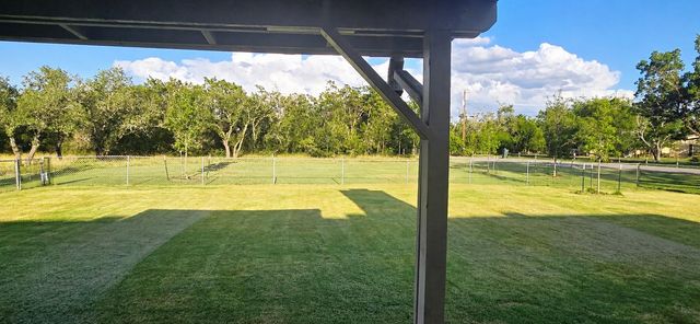 301 Retha DR, Dripping Springs, TX 78620
