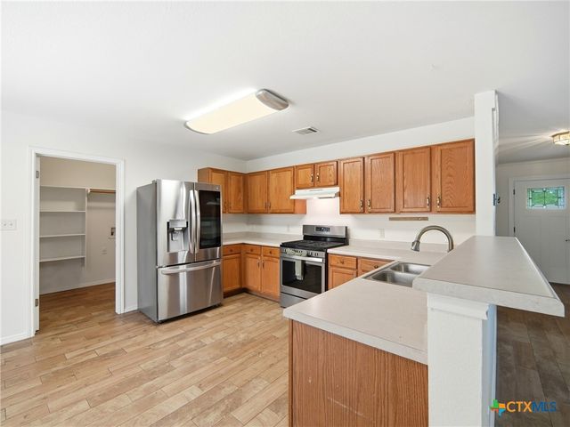 617 Riverway Lane, Leander, TX 78641