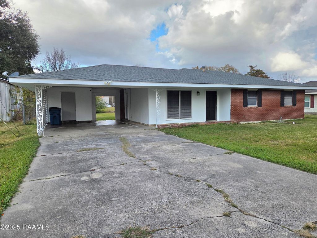 103 Leahy Drive, Lafayette, LA 70506