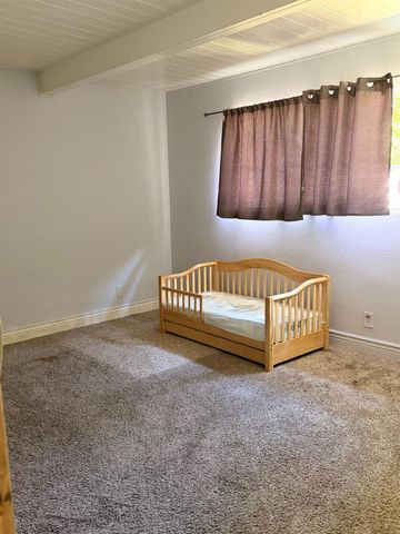 273 Christine Dr, Sacramento, CA 95815