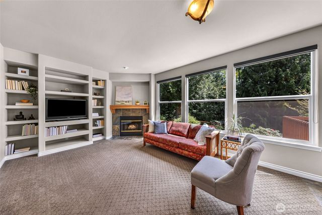 810 S Hills Drive, Bellingham, WA 98229