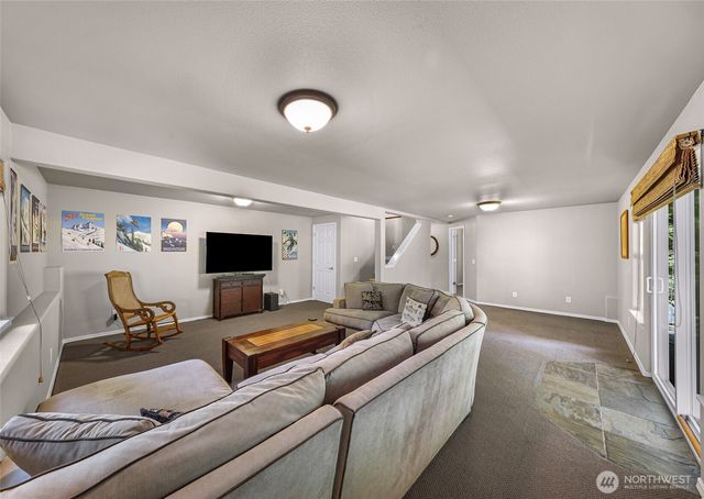 810 S Hills Drive, Bellingham, WA 98229
