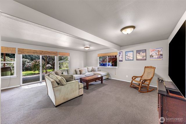 810 S Hills Drive, Bellingham, WA 98229
