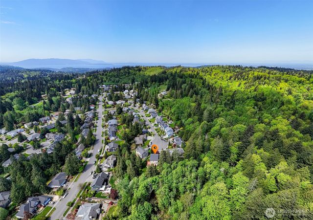 810 S Hills Drive, Bellingham, WA 98229