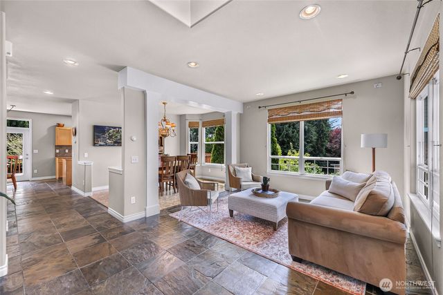 810 S Hills Drive, Bellingham, WA 98229