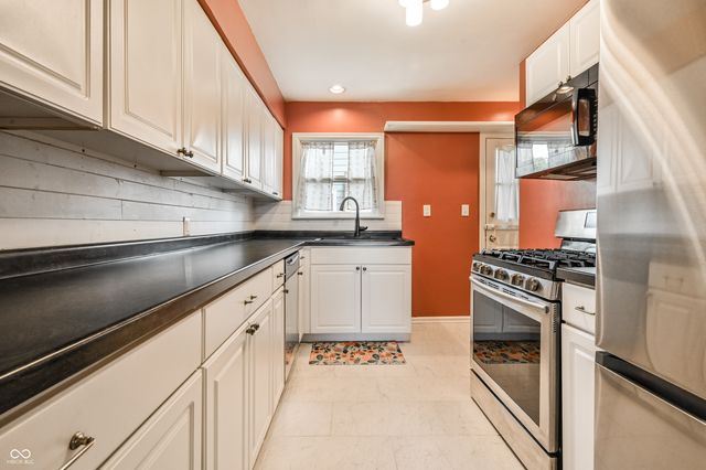 2404 Northview Avenue, Indianapolis, IN 46220