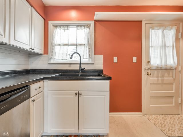 2404 Northview Avenue, Indianapolis, IN 46220