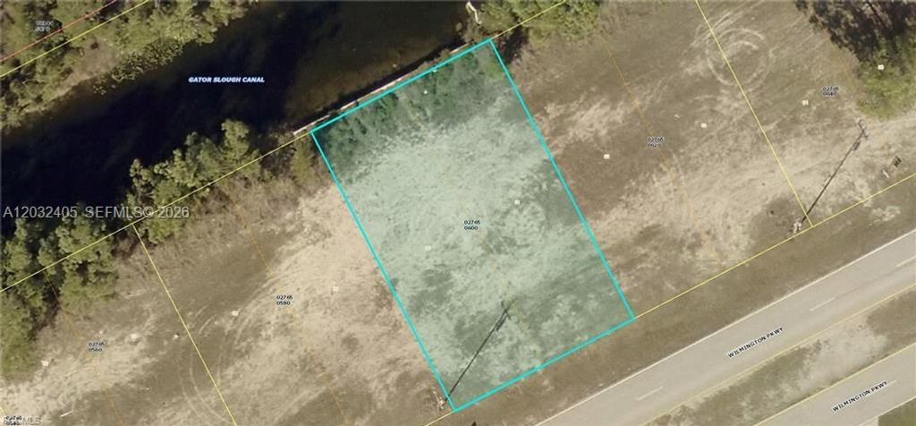 39 Wilmington Parkway, Cape Coral, FL 33993