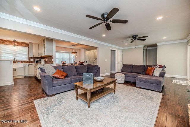 410 Edinboro Drive, Southern Pines, NC 28387