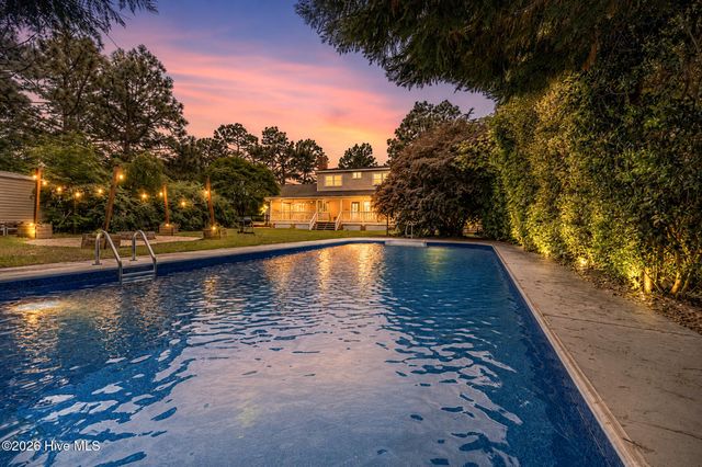 410 Edinboro Drive, Southern Pines, NC 28387