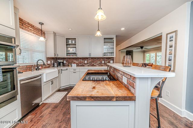410 Edinboro Drive, Southern Pines, NC 28387