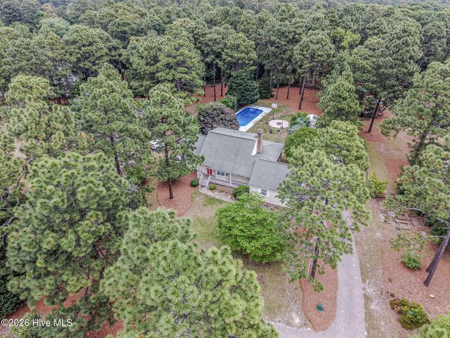 410 Edinboro Drive, Southern Pines, NC 28387
