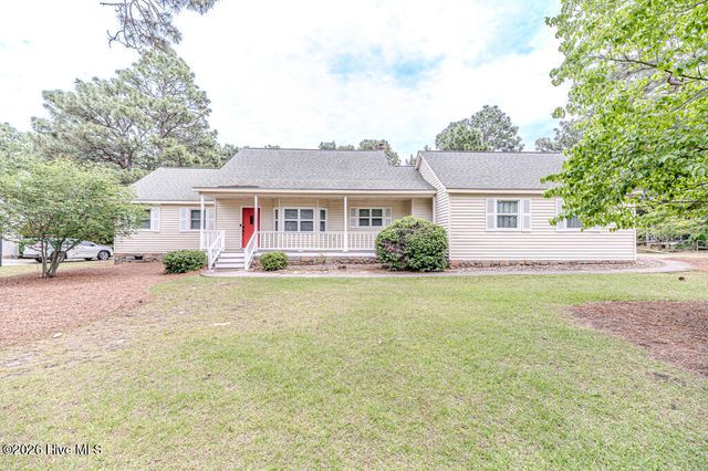 410 Edinboro Drive, Southern Pines, NC 28387