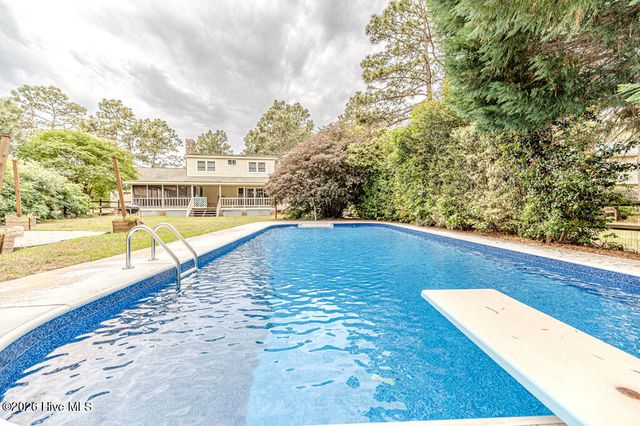 410 Edinboro Drive, Southern Pines, NC 28387