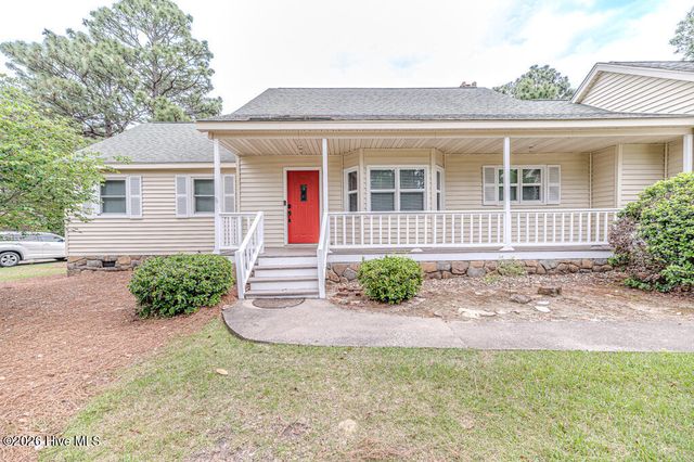 410 Edinboro Drive, Southern Pines, NC 28387