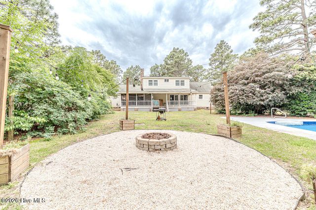 410 Edinboro Drive, Southern Pines, NC 28387