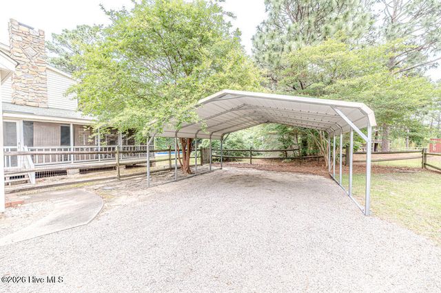 410 Edinboro Drive, Southern Pines, NC 28387