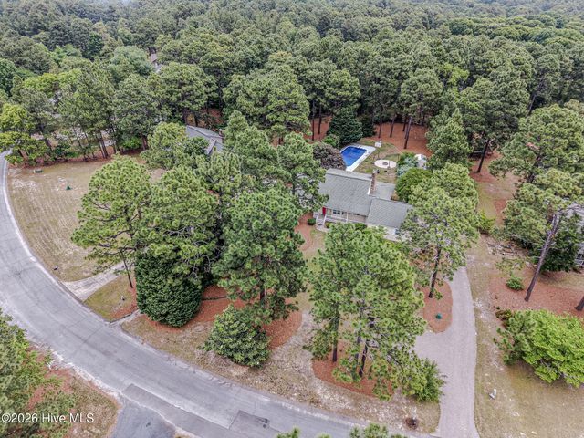 410 Edinboro Drive, Southern Pines, NC 28387