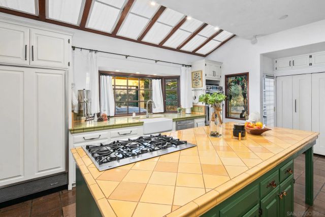 1115 S Mollison Ave, El Cajon, CA 92020