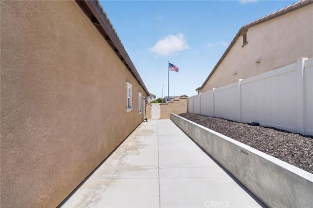 30151 Meadow Oaks, Menifee, CA 92585