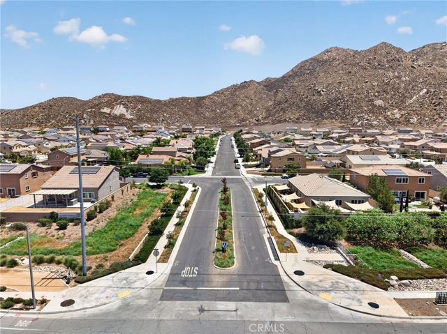 30151 Meadow Oaks, Menifee, CA 92585