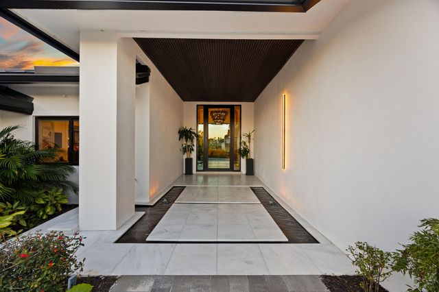 10290 Silver Lake Drive, Boca Raton, FL 33428