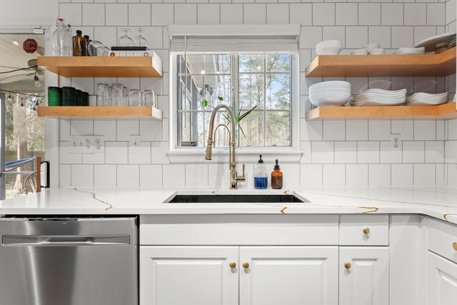 8071 Long Shadow Lane, North Charleston, SC 29406