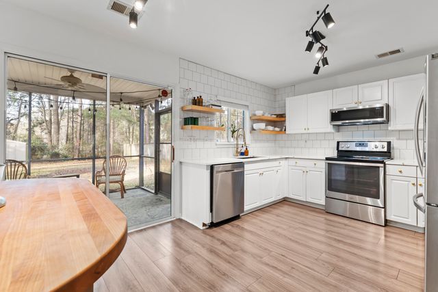 8071 Long Shadow Lane, North Charleston, SC 29406