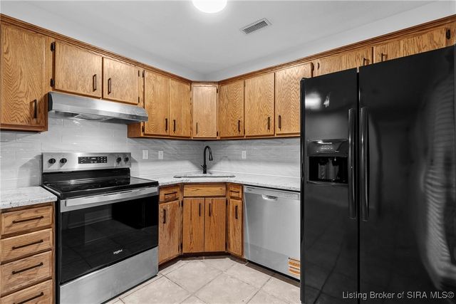 702 Ewing Lane, Jeffersonville, IN 47130