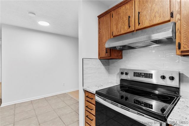 702 Ewing Lane, Jeffersonville, IN 47130