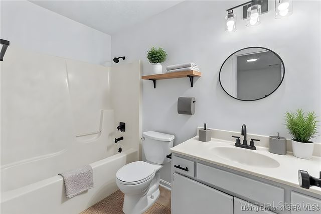 702 Ewing Lane, Jeffersonville, IN 47130