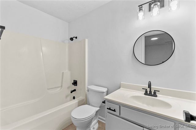 702 Ewing Lane, Jeffersonville, IN 47130