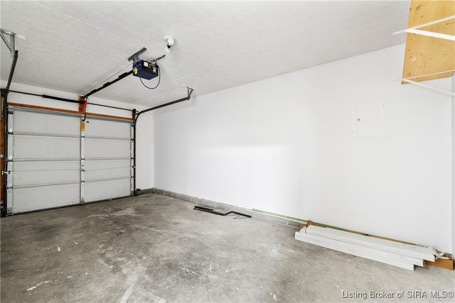 702 Ewing Lane, Jeffersonville, IN 47130