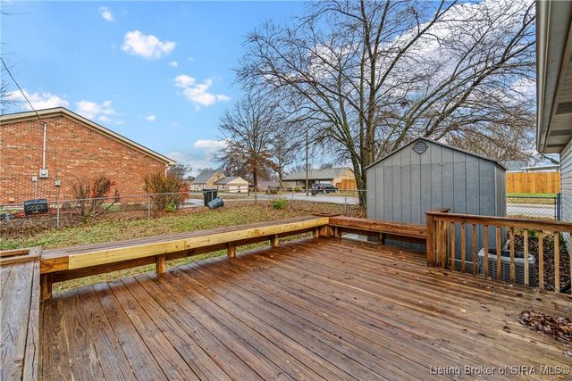 702 Ewing Lane, Jeffersonville, IN 47130