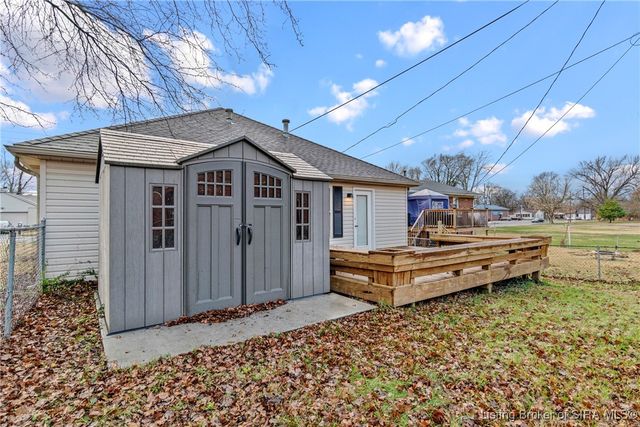 702 Ewing Lane, Jeffersonville, IN 47130