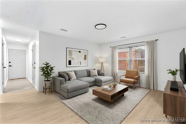 702 Ewing Lane, Jeffersonville, IN 47130