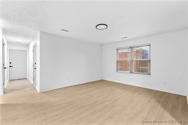 702 Ewing Lane, Jeffersonville, IN 47130