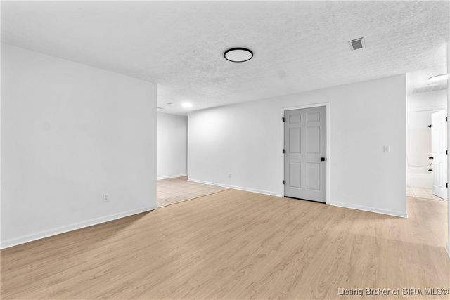 702 Ewing Lane, Jeffersonville, IN 47130