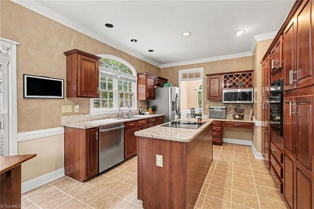 1798 Glenridge Drive, Kernersville, NC 27284