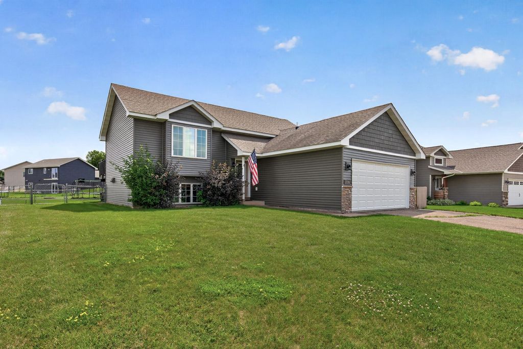 1536 Ponderosa Lane, New Richmond, WI 54017