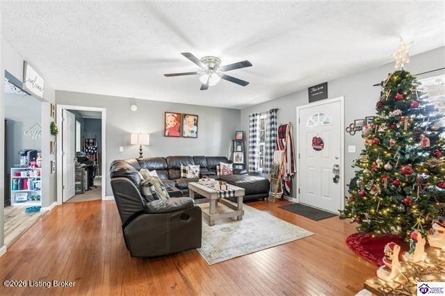 1140 Garrett Rd, Brandenburg, KY 40108