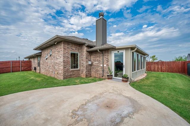 9120 NW 121st Street, Yukon, OK 73099