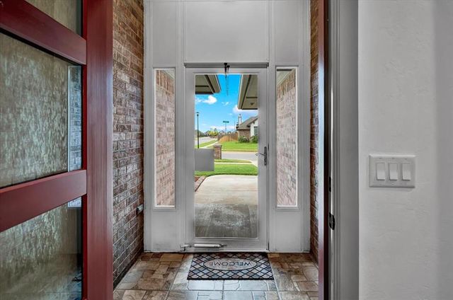 9120 NW 121st Street, Yukon, OK 73099