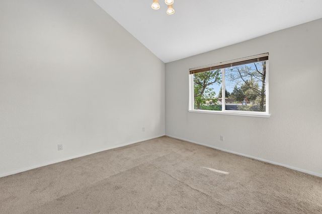 2250 Corral Dr, Auburn, CA 95603