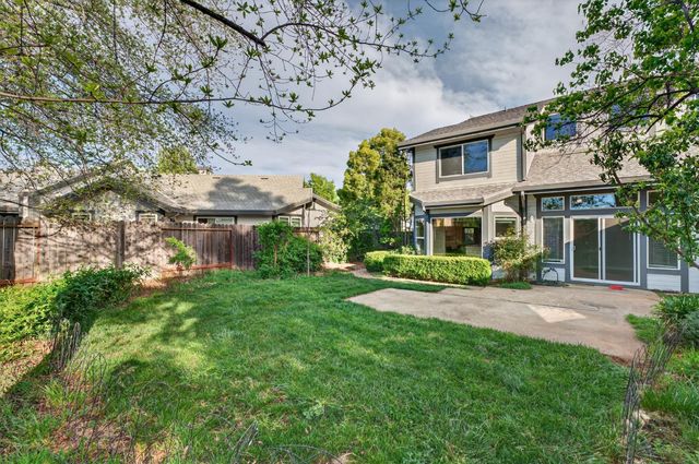 2250 Corral Dr, Auburn, CA 95603