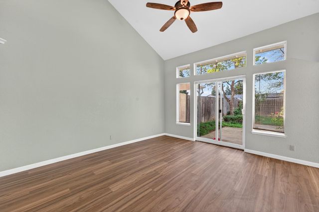 2250 Corral Dr, Auburn, CA 95603