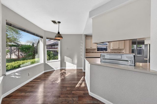 2250 Corral Dr, Auburn, CA 95603