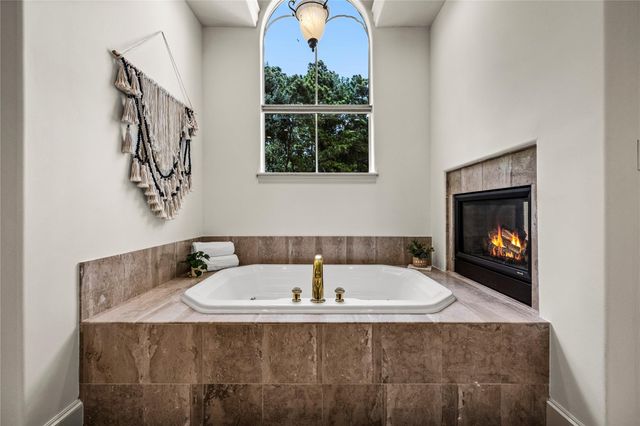 3 N Benton Woods Circle, The Woodlands, TX 77382